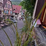 S'gleina Gleck, In The Heart Of A Wine City, 1 Piece Et 1 Salle De Bain Apartment