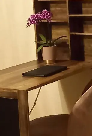 S'gleina Gleck, In The Heart Of A Wine City, 1 Piece Et 1 Salle De Bain Apartment *