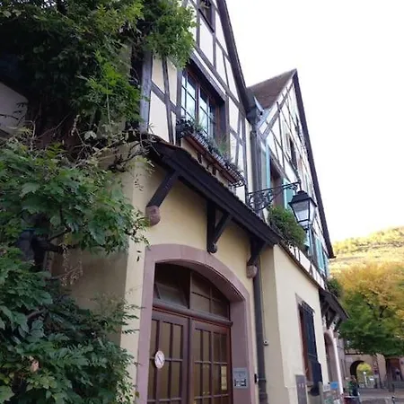 S'gleina Gleck, In The Heart Of A Wine City, 1 Piece Et 1 Salle De Bain Apartman *