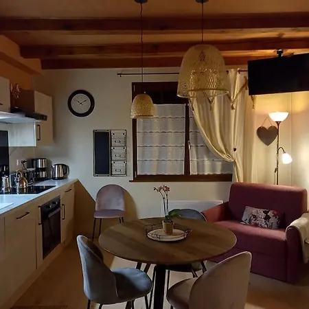 Apartment S'gleina Gleck, In The Heart Of A Wine City, 1 Piece Et 1 Salle De Bain *