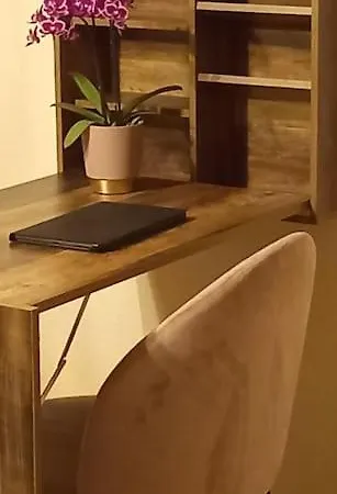 S'gleina Gleck, In The Heart Of A Wine City, 1 Piece Et 1 Salle De Bain *